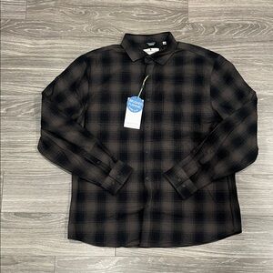 Larsson and Co Black and Olive Plaid Button-Up Shirt